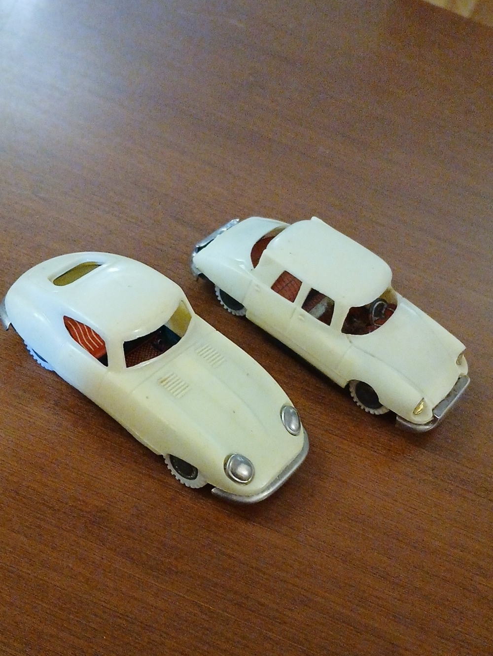 Vintage Japan White Plastic & Tin 60's / 70's Collectible Cars 3.5"